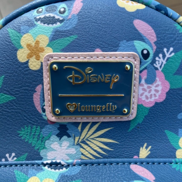 Loungefly x Disney Lilo & Stitch backpack - Picture 2 of 8
